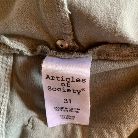 Articles of society green khaki shorts, Size 31 - Picture 3 of 4
